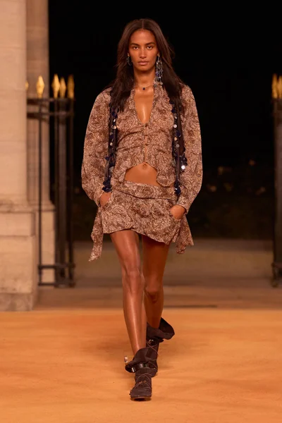 Look 53